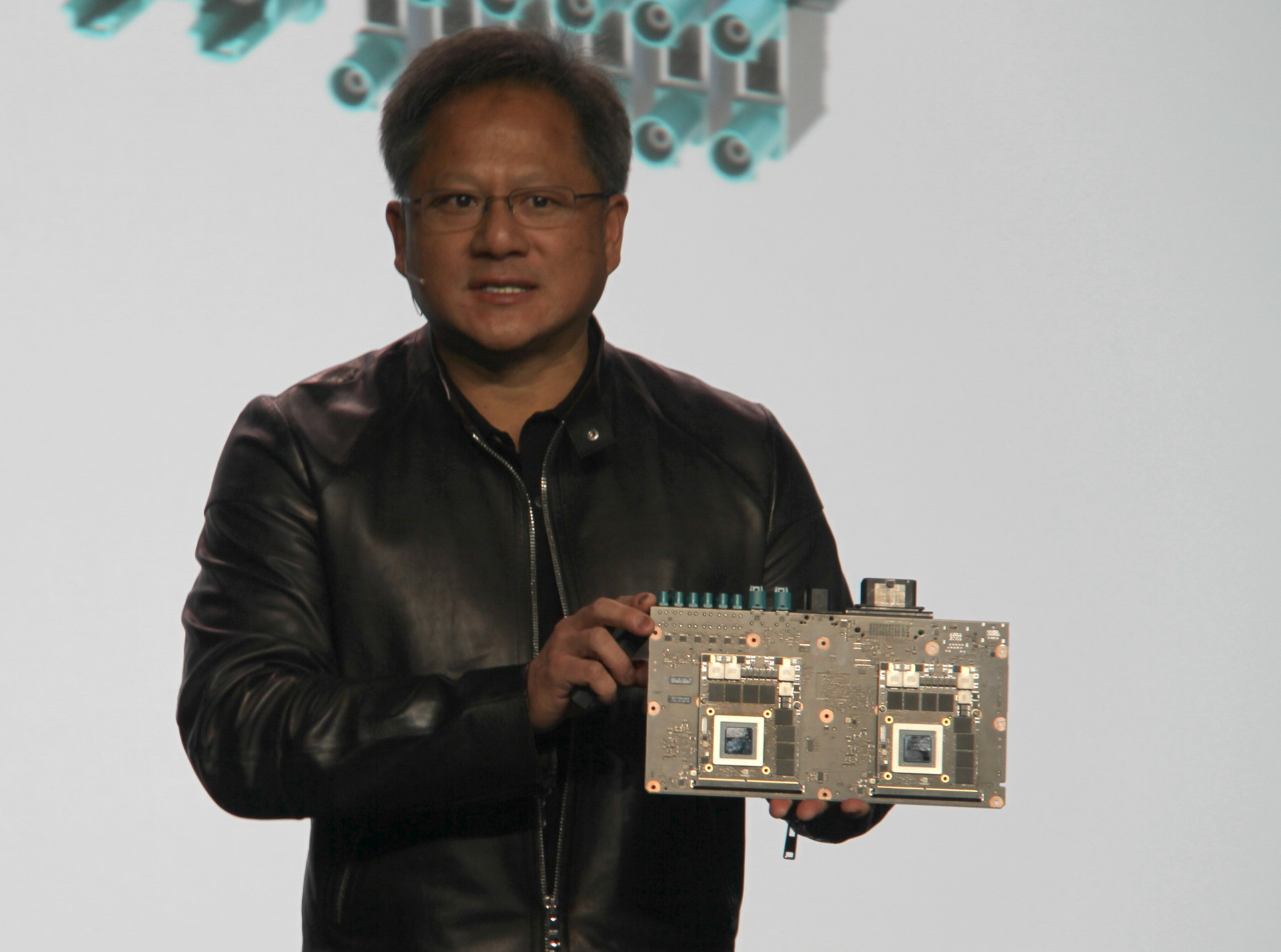 Côté face : 2 GPU Pascal (en réalité 2 GPU Maxwell sur ce prototype...)